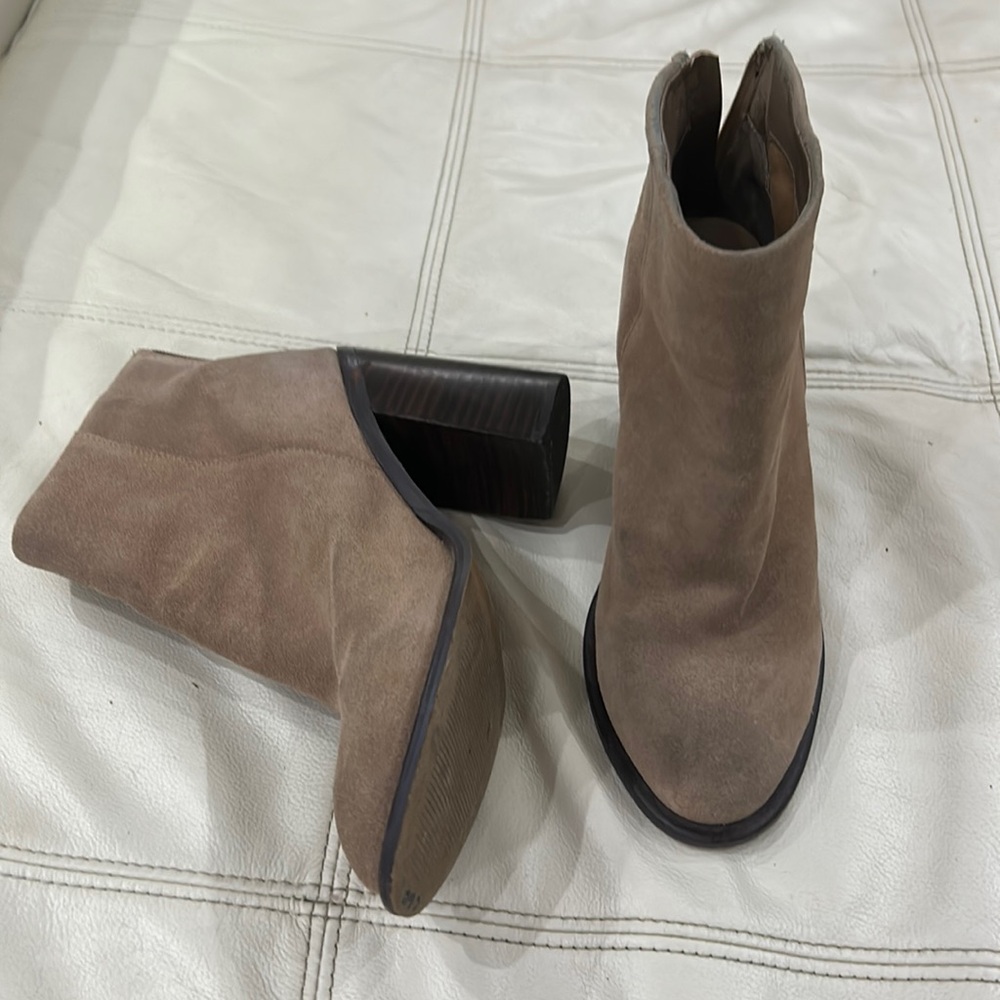 Heels - Picture 1 of 1